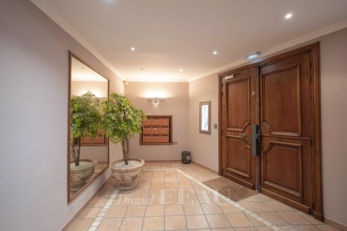 Luxury Apartment for sale in Aix-en-Provence, 895 000 €, Photo 3