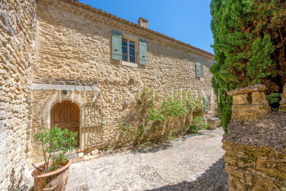Luxury House for sale in Maubec, 680 000 €, Photo 3
