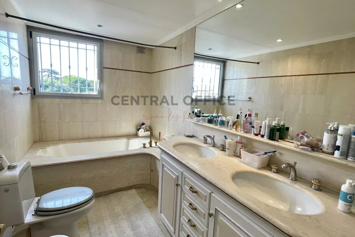 Luxury Apartment for sale in Juan-les-Pins, 1 080 000 €, Photo 4