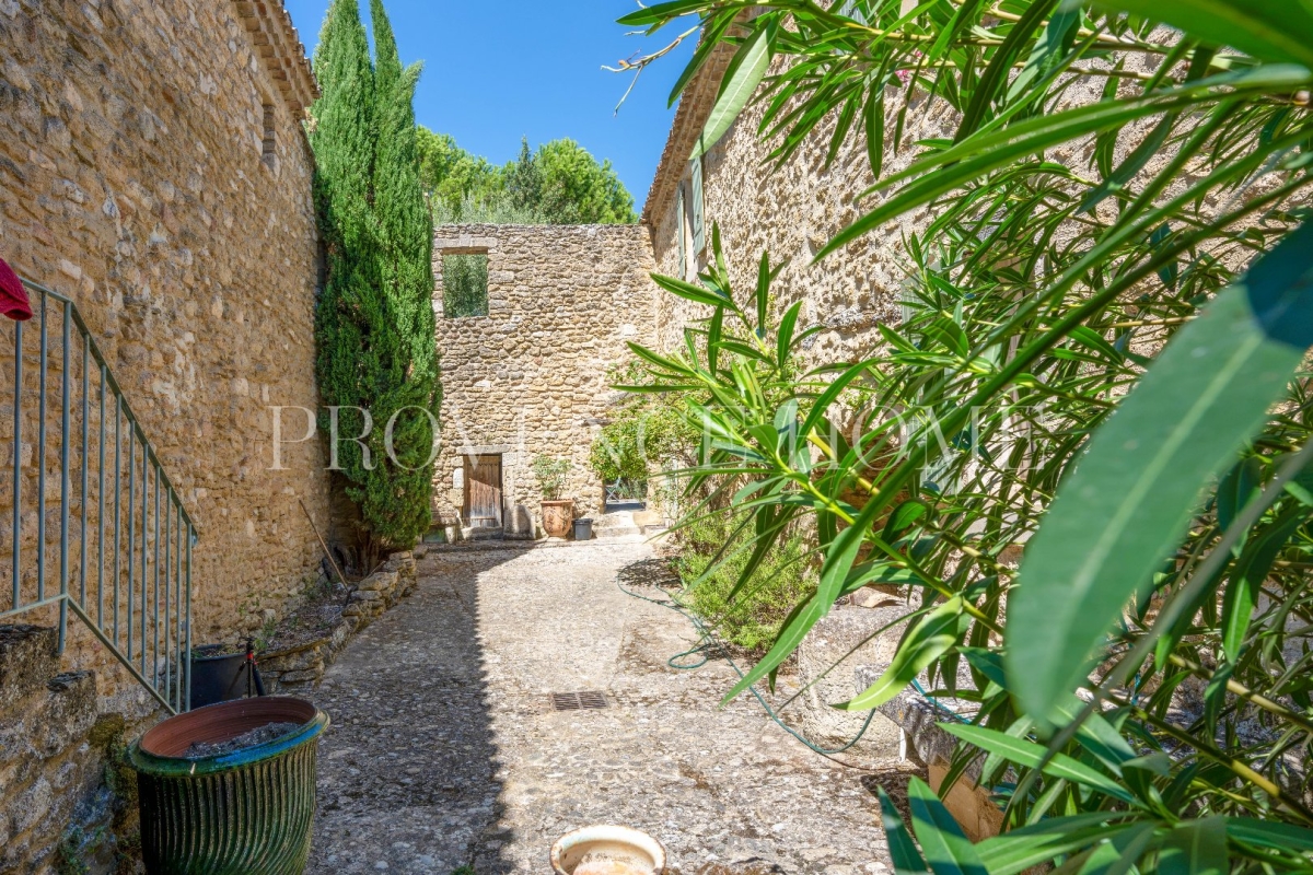 Luxury House for sale in Maubec, 680 000 €, Photo 4