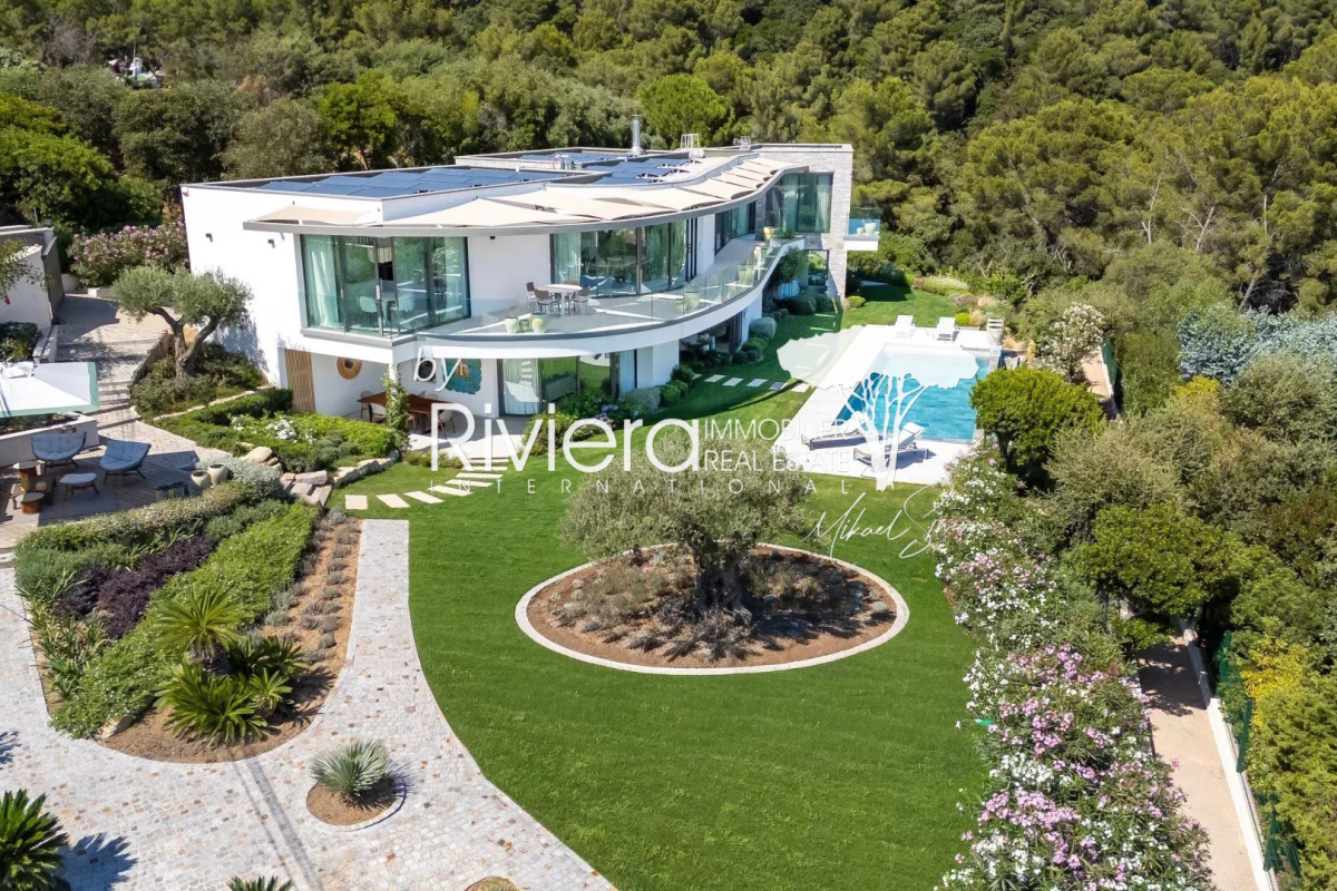 Luxury House for sale in Cavalaire-sur-Mer, 6 340 000 €, Photo 1