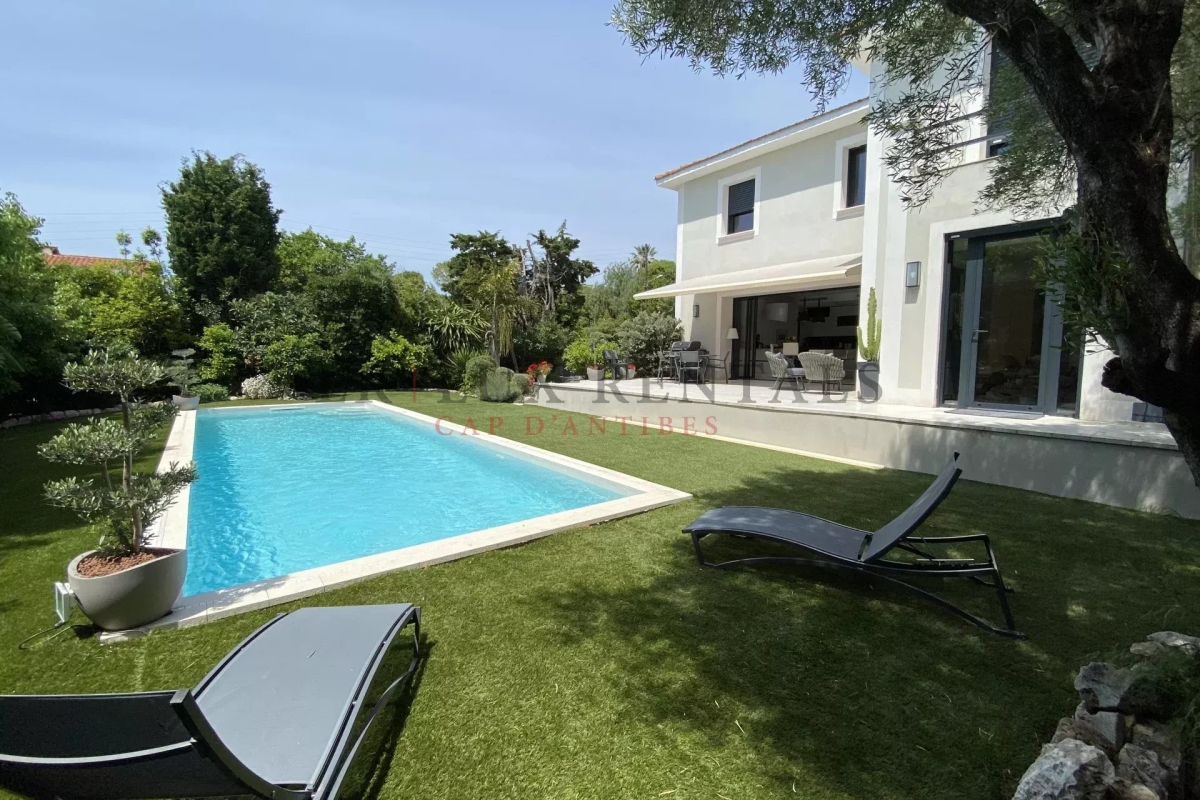 Maison de luxe à vendre à Antibes, 2 500 000 €, Photo 1