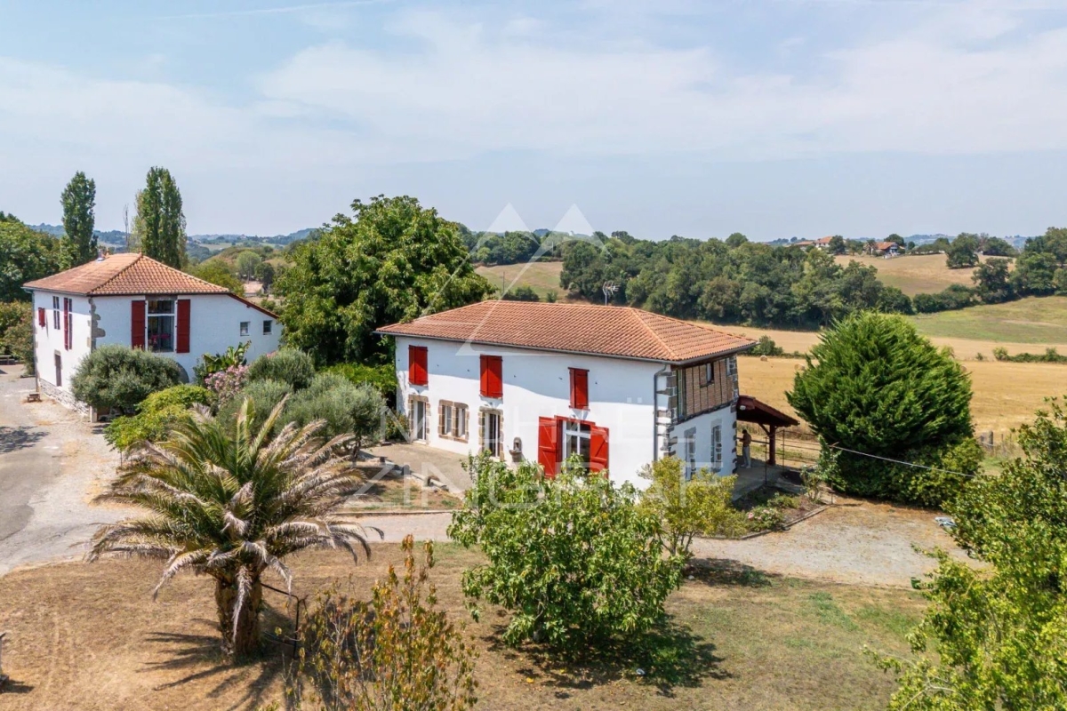 Maison de luxe à vendre à Luxe-Sumberraute, 756 000 €, Photo 1