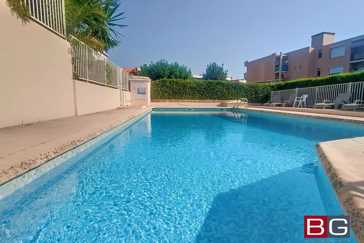 Luxury Apartment for sale in Antibes, 192 000 €, Photo 3