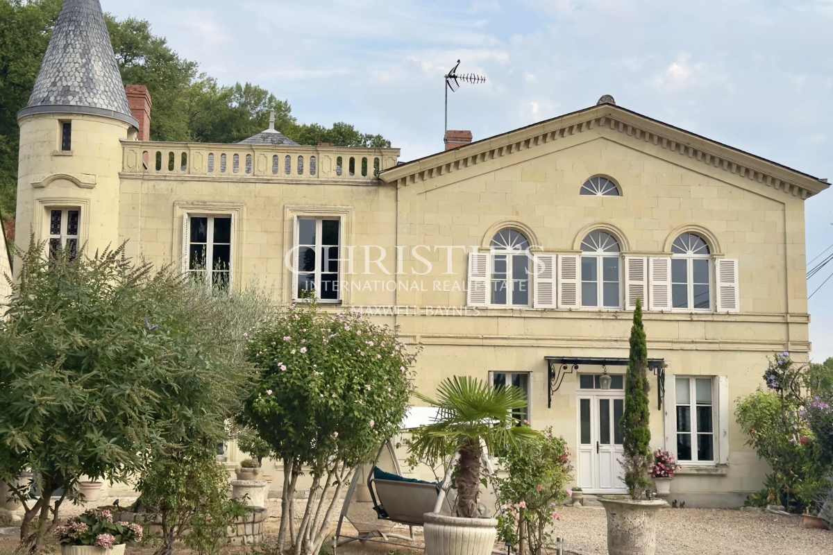 Maison de luxe à vendre à Saumur, 745 000 €, Photo 1