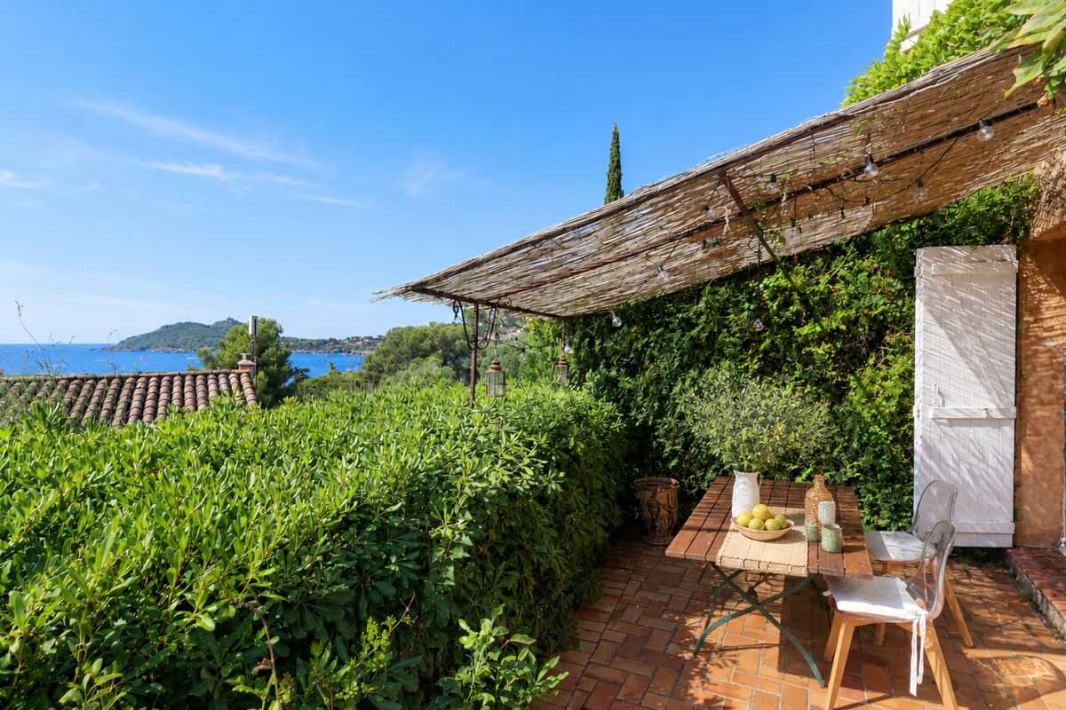 Maison de luxe à vendre à Agay, 440 000 €, Photo 2