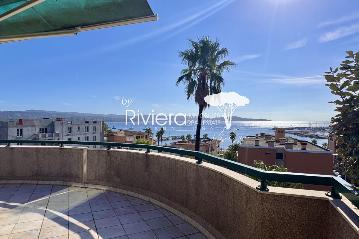 Luxury Apartment for sale in Cavalaire-sur-Mer, 908 250 €, Photo 4