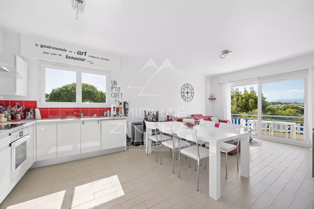 Luxury Apartment for sale in Antibes, 540 000 €, Photo 4