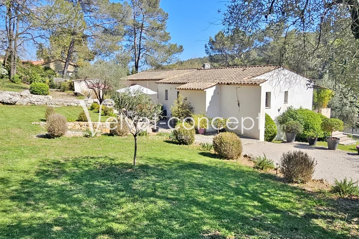 Luxury House for sale in Valbonne, 918 000 €, Photo 1