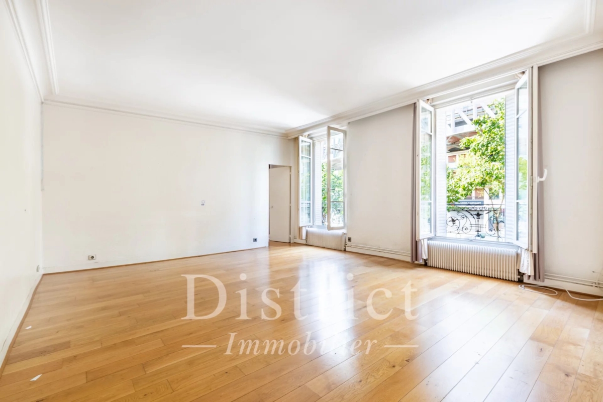 Luxury Apartment for sale in Paris 15ème, 519 000 €, Photo 2