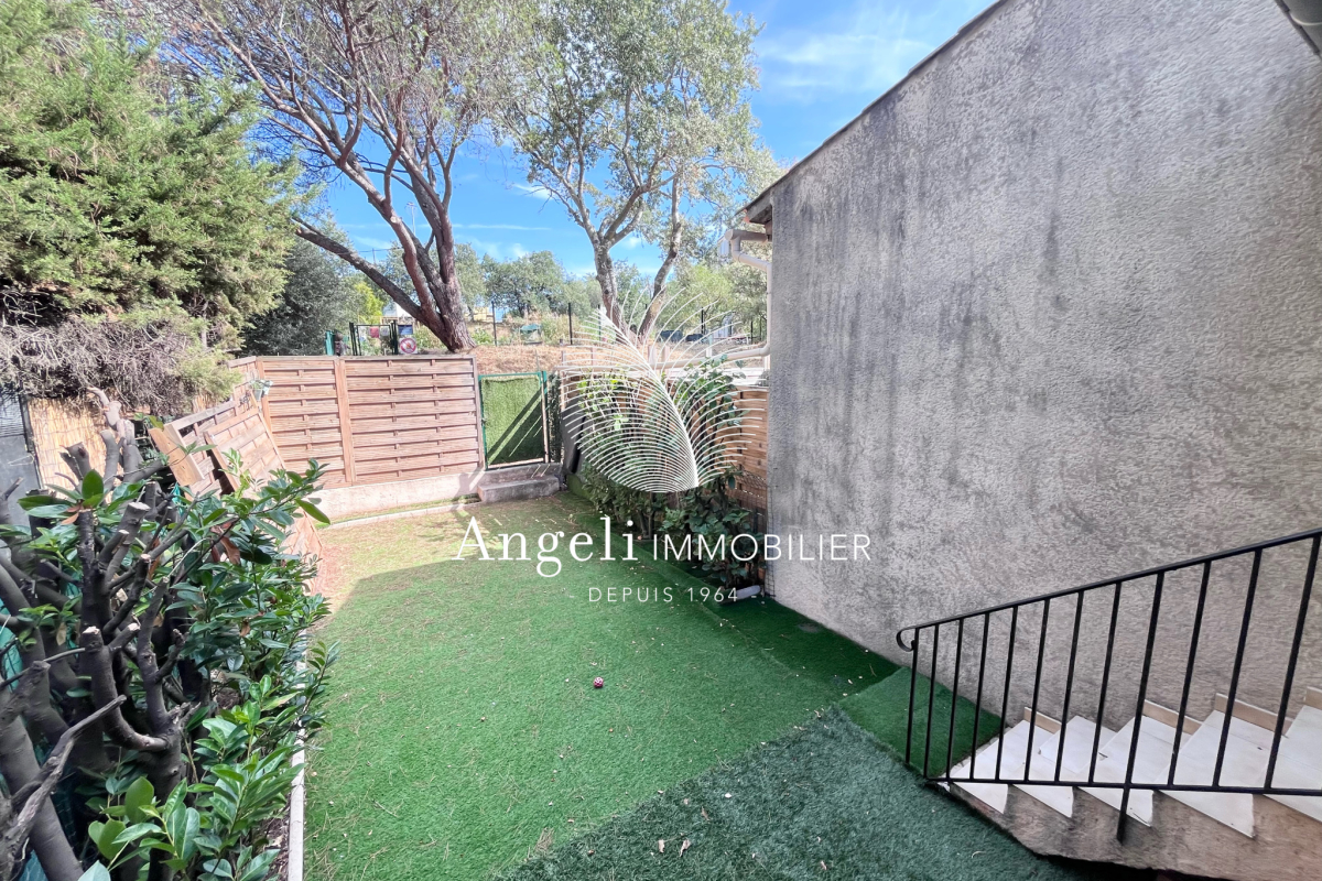 Maison de luxe à vendre à Fréjus, 296 500 €, Photo 2