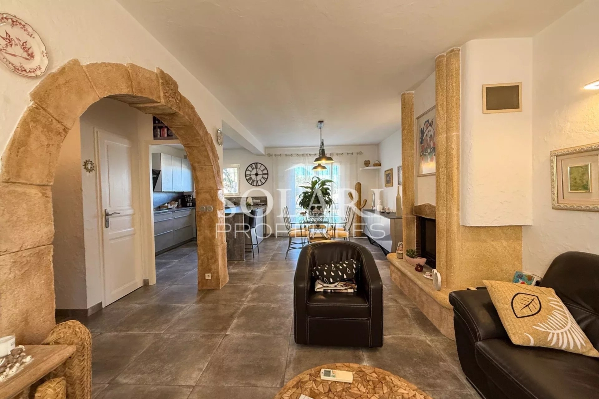 Maison de luxe à vendre à Les Adrets de l'Esterel, 459 000 €, Photo 3