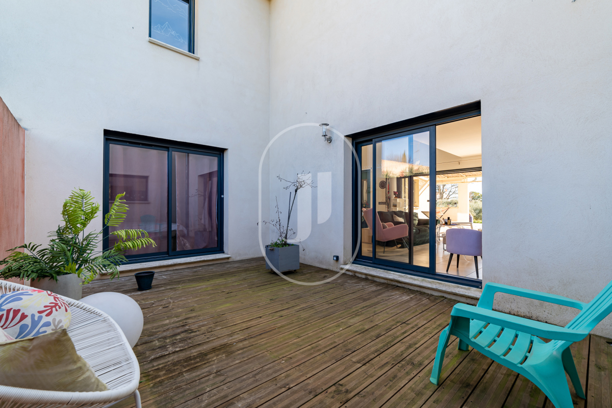 Maison de luxe à vendre à Uzès, 585 000 €, Photo 3