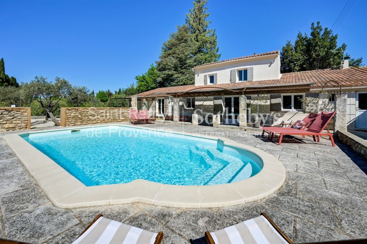 Maison de luxe à vendre à Saint-Rémy-de-Provence, 840 000 €, Photo 1