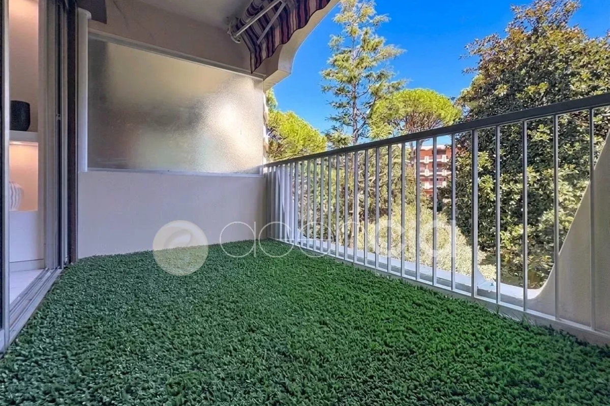 Appartement de luxe à vendre à Mandelieu-la-Napoule, 295 000 €, Photo 2