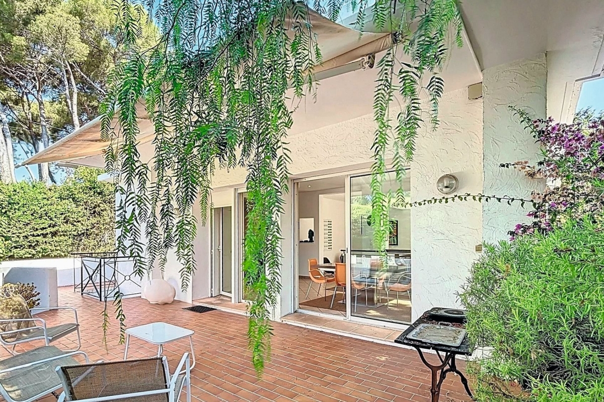 Maison de luxe à vendre à Cap d'Antibes, 2 300 000 €, Photo 1