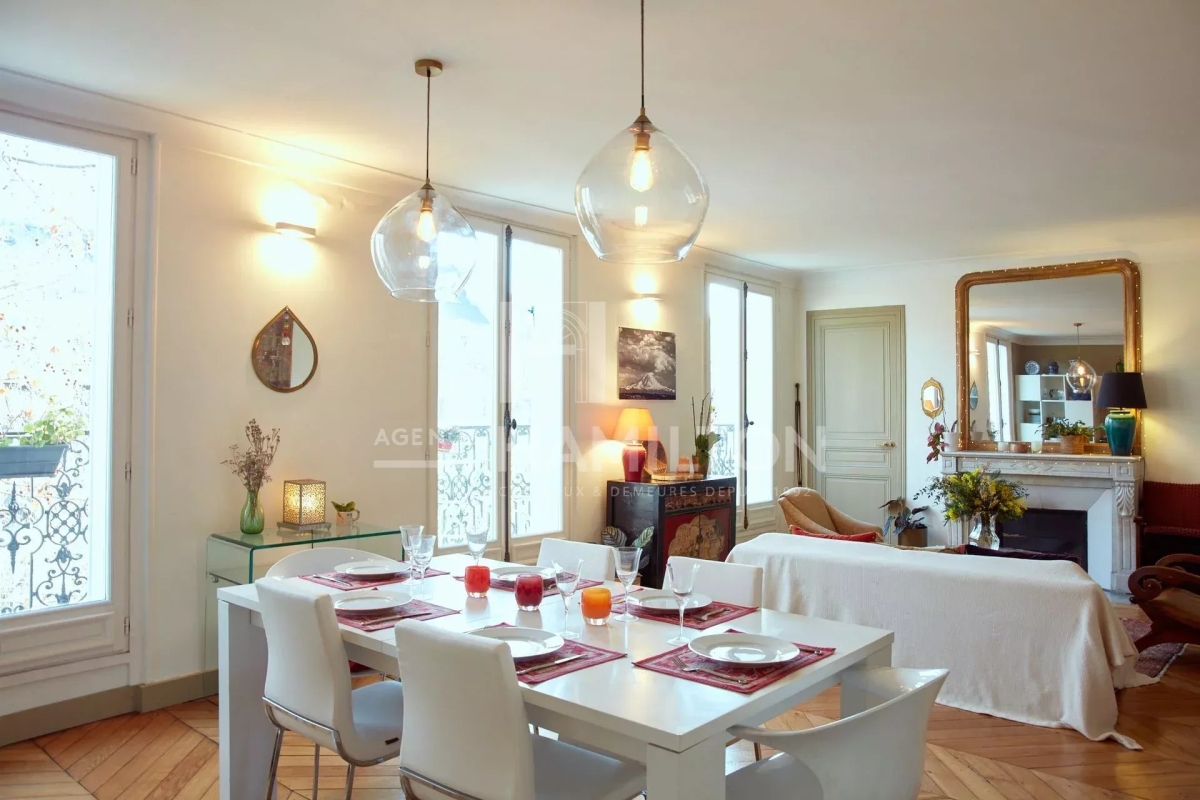 Appartement de luxe à vendre à Paris 10ème, 1 070 000 €, Photo 2