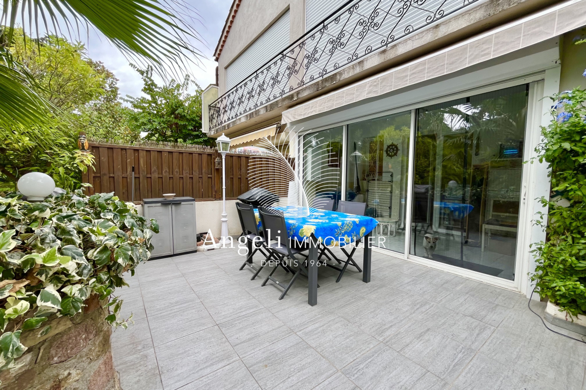 Appartement de luxe à vendre à Saint-Aygulf, 245 000 €, Photo 3