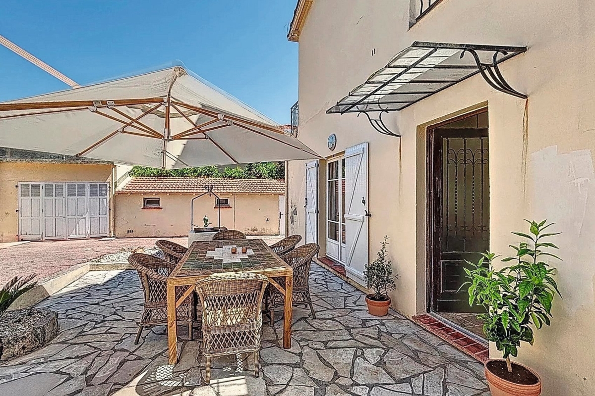 Maison de luxe à vendre à Cap d'Antibes, 1 650 000 €, Photo 3