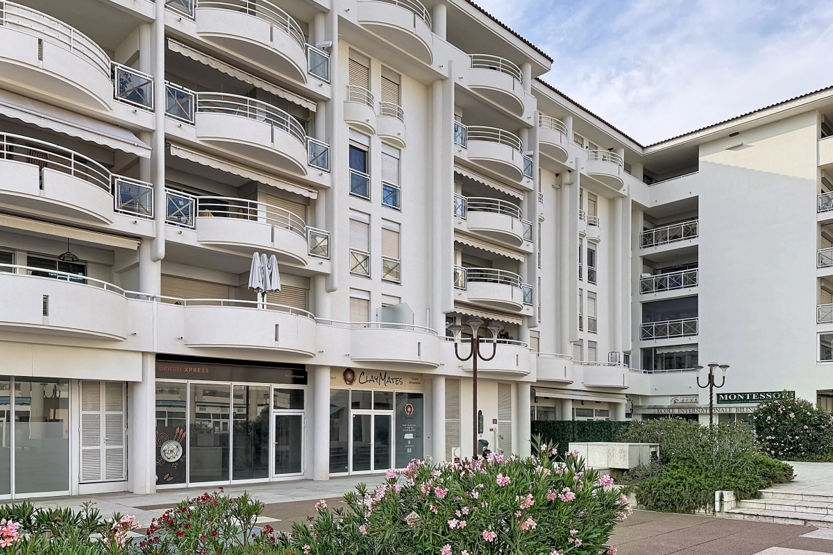 Luxury Apartment for sale in Antibes, 775 000 €, Photo 4