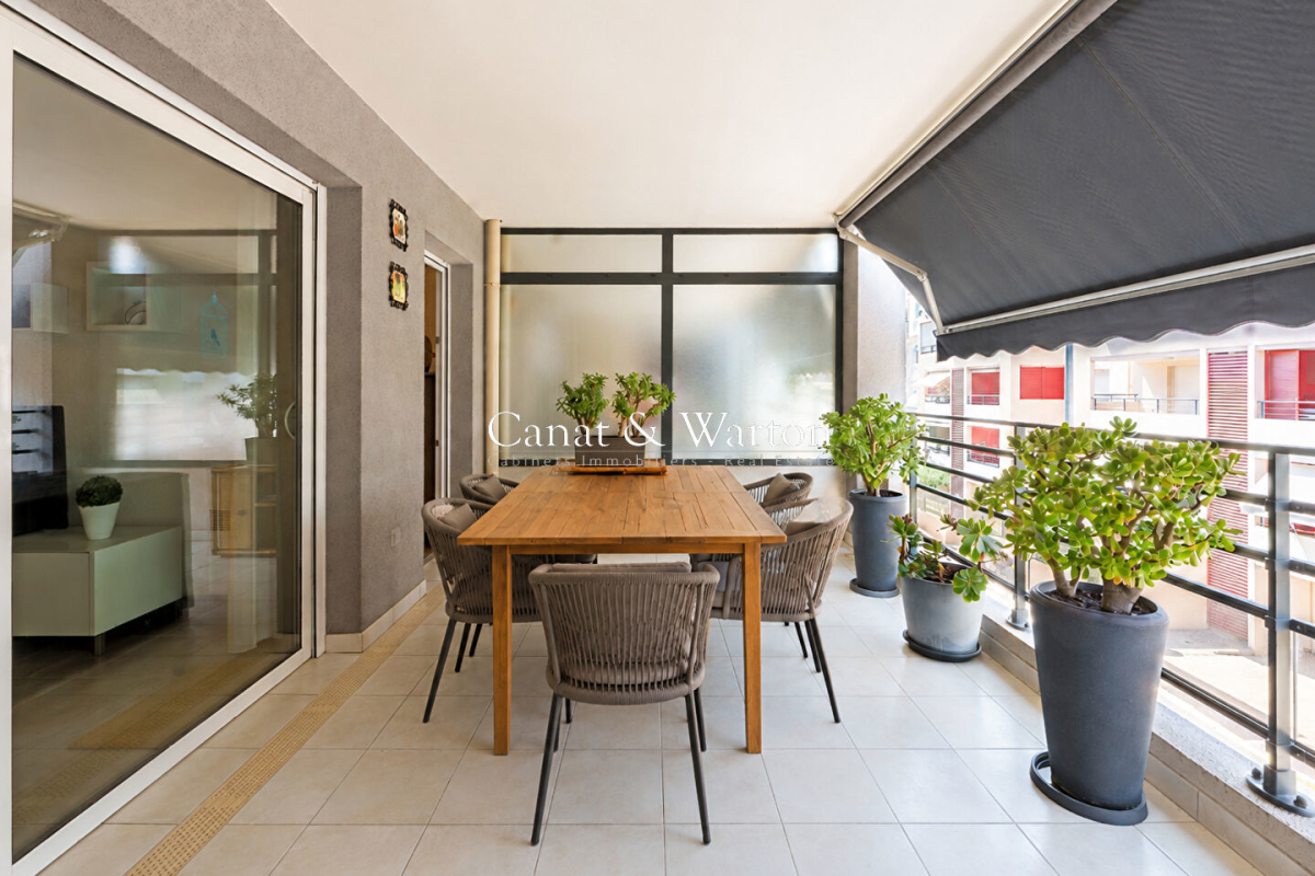 Luxury Apartment for sale in Saint-Raphaël, 420 000 €, Photo 1