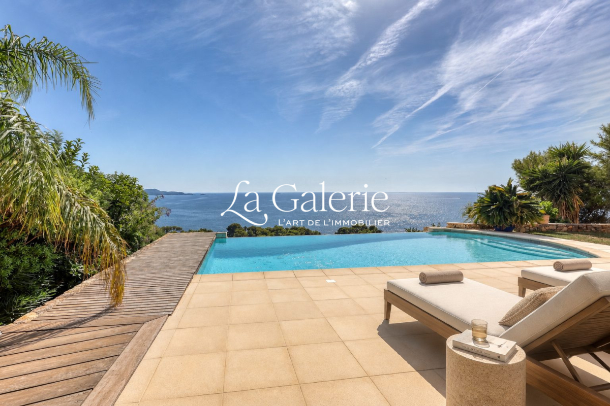 Maison de luxe à vendre à Carqueiranne, 2 369 000 €, Photo 1