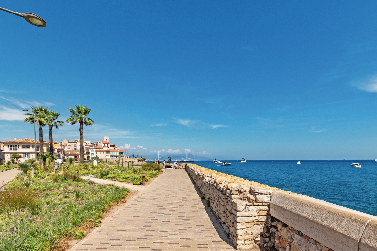 Maison de luxe à vendre à Antibes, 2 438 000 €, Photo 1