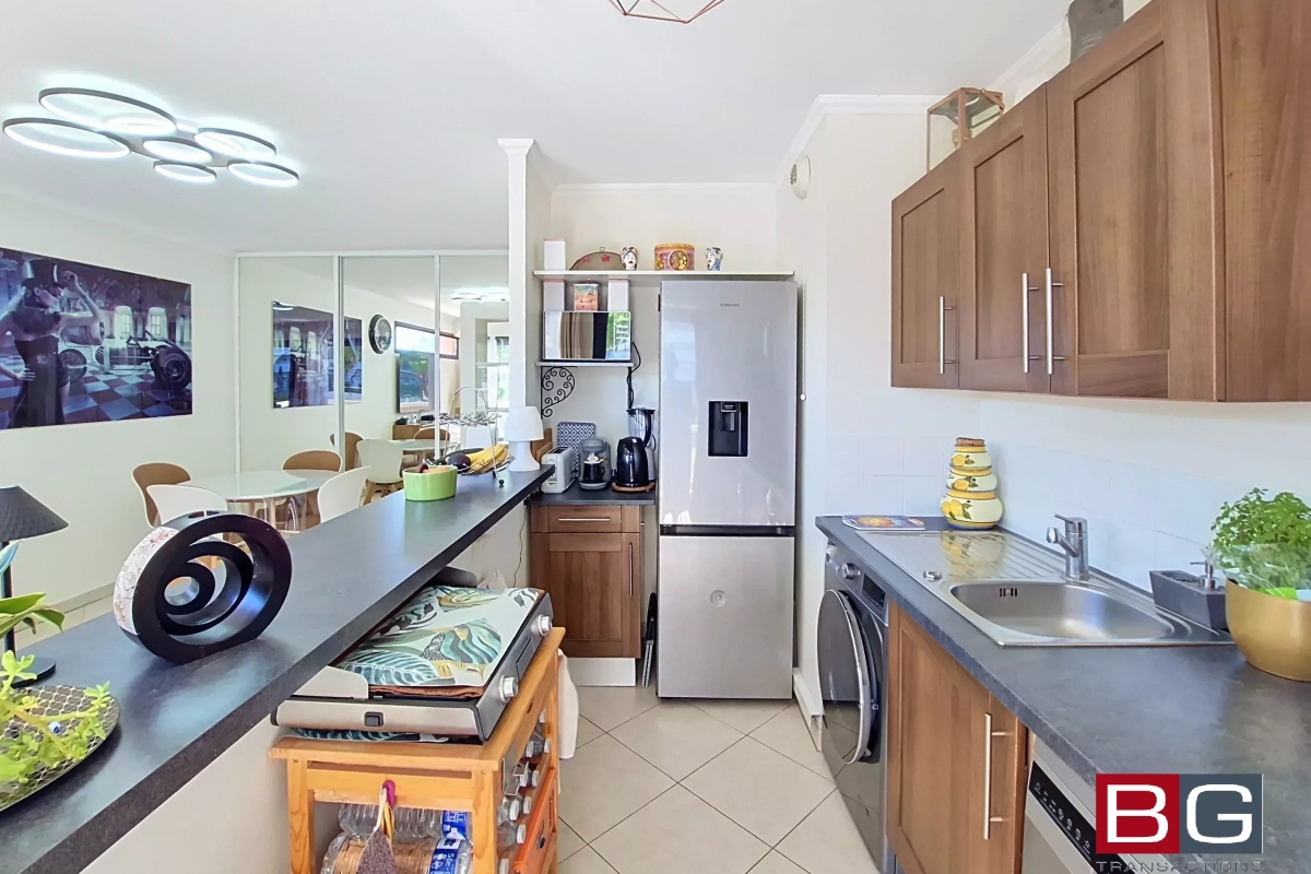Luxury Apartment for sale in Villeneuve-Loubet, 349 000 €, Photo 2