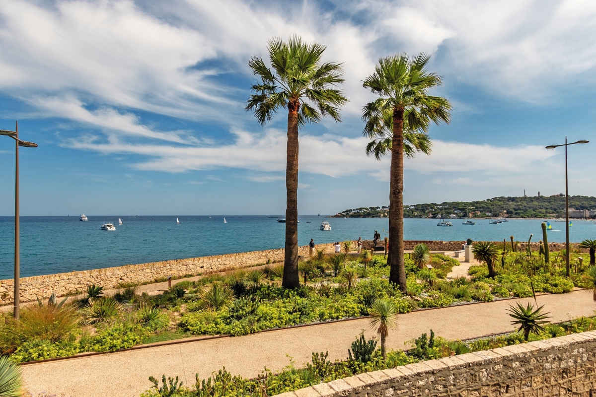 Maison de luxe à vendre à Antibes, 2 438 000 €, Photo 3