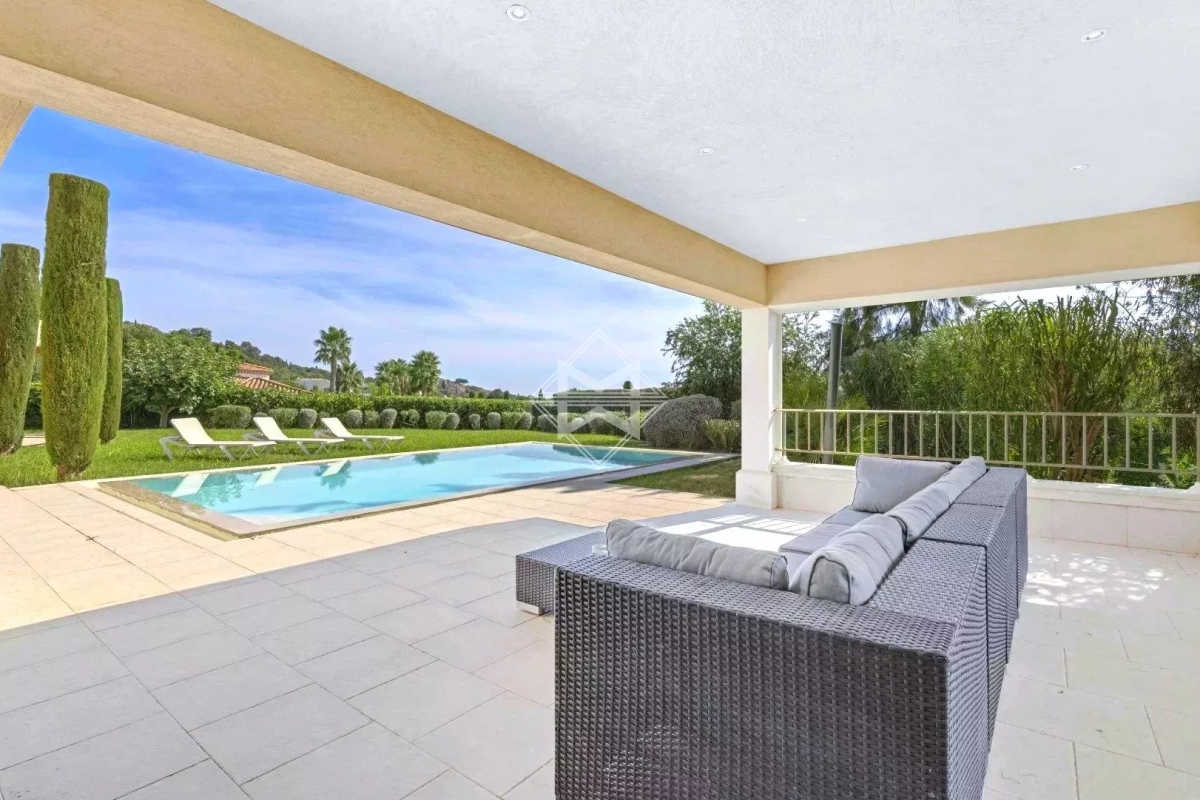 Maison de luxe à vendre à Cavalaire-sur-Mer, 2 395 000 €, Photo 5