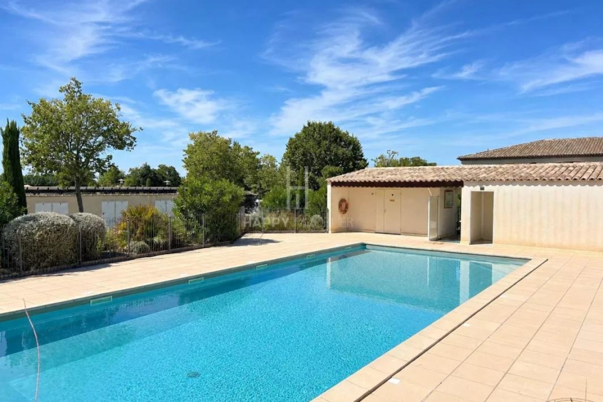 Luxury Apartment for sale in Saint-Rémy-de-Provence, 387 000 €, Photo 2