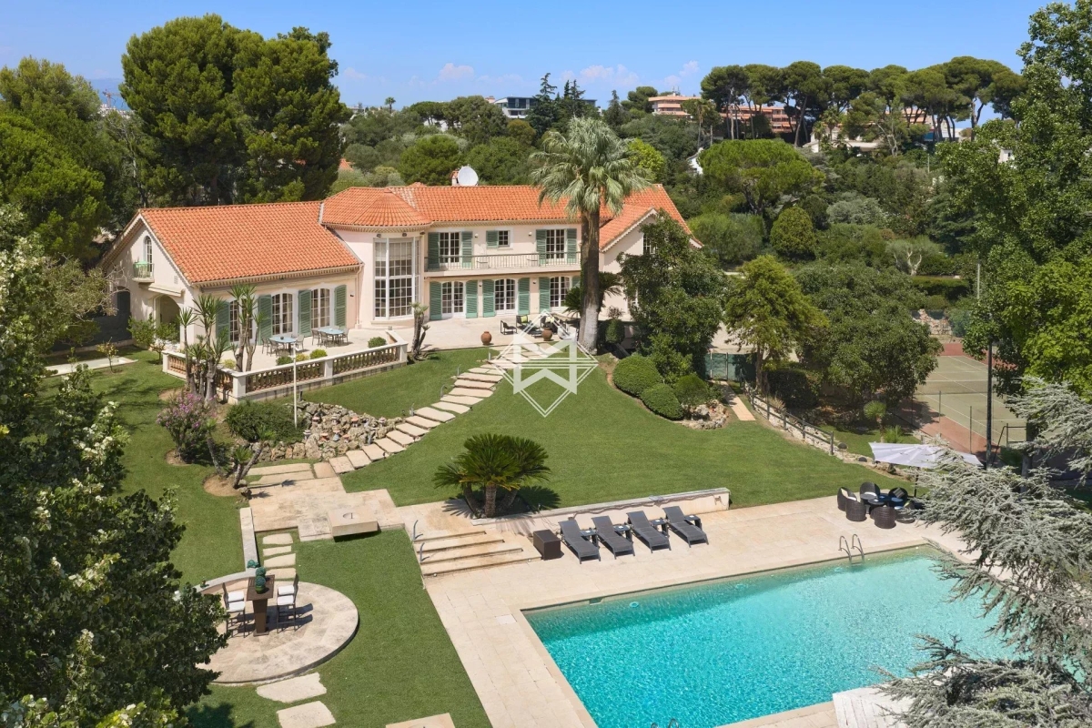 Maison de luxe à vendre à Antibes, 7 000 000 €, Photo 1