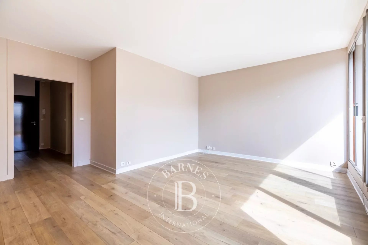 Luxury Apartment for sale in Boulogne-Billancourt, 590 000 €, Photo 2