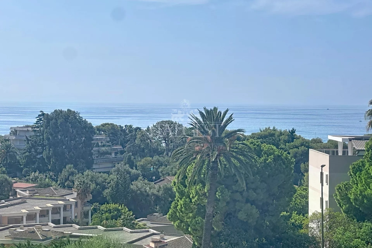 Appartement de luxe à vendre à Roquebrune-Cap-Martin, 330 000 €, Photo 2