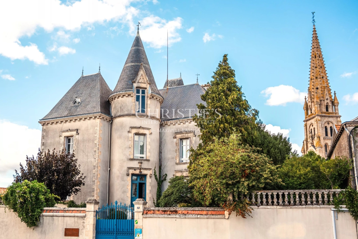 Maison de luxe à vendre à Parthenay, 668 000 €, Photo 1