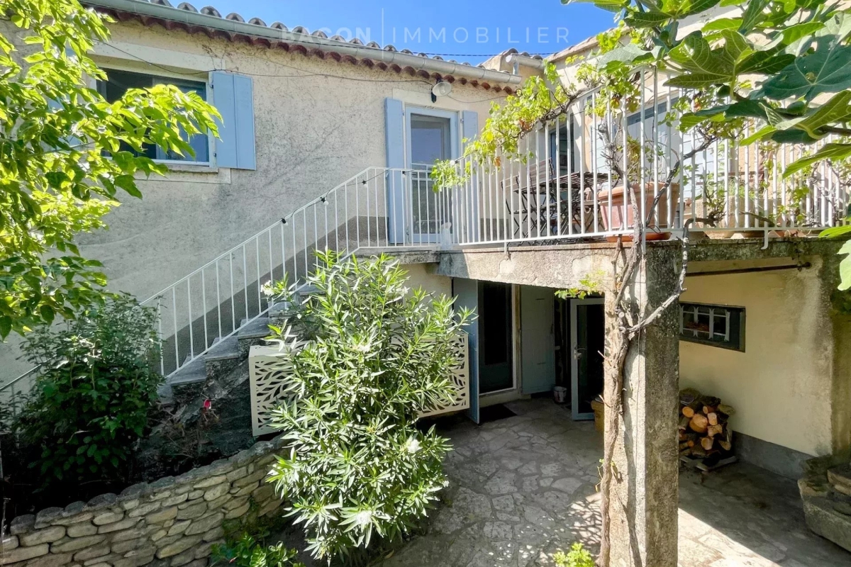 Maison de luxe à vendre à Goult, 695 000 €, Photo 1