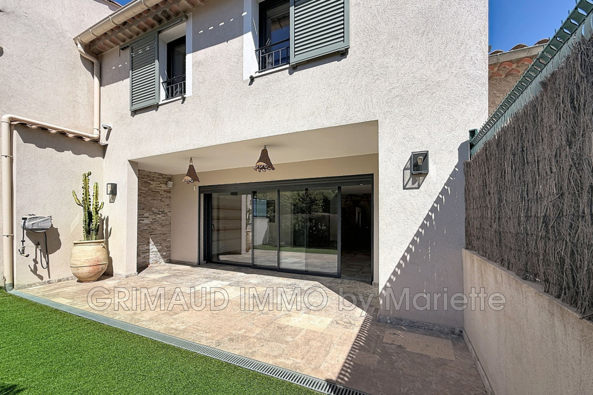 Maison de luxe à vendre à Cogolin, 645 000 €, Photo 1