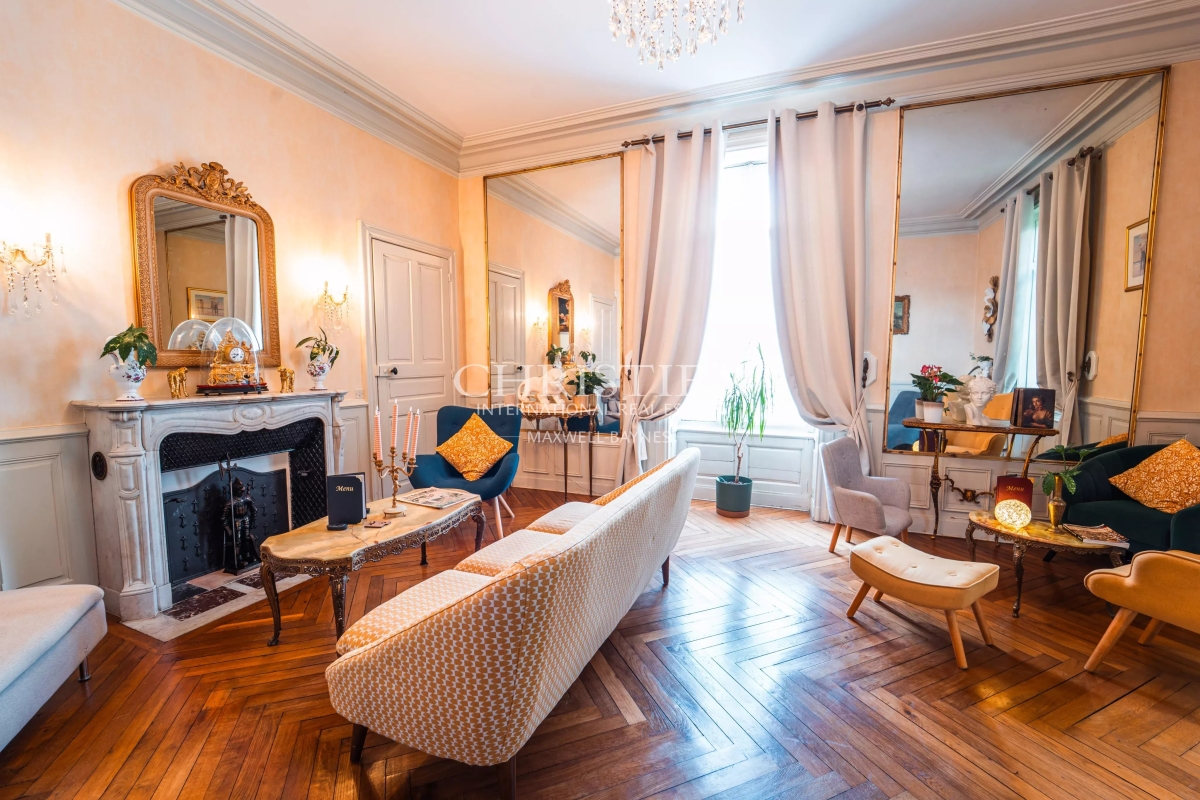 Maison de luxe à vendre à Parthenay, 668 000 €, Photo 2