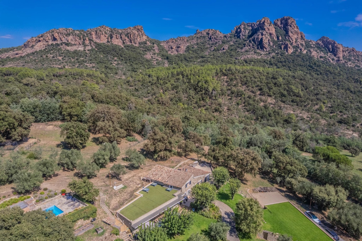 Maison de luxe à vendre à Roquebrune-sur-Argens, 2 190 000 €, Photo 2