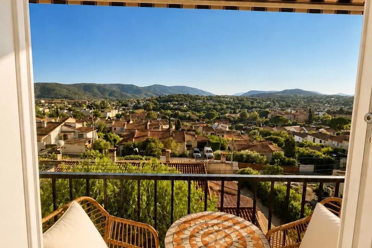 Appartement de luxe à vendre à Cogolin, 325 000 €, Photo 2