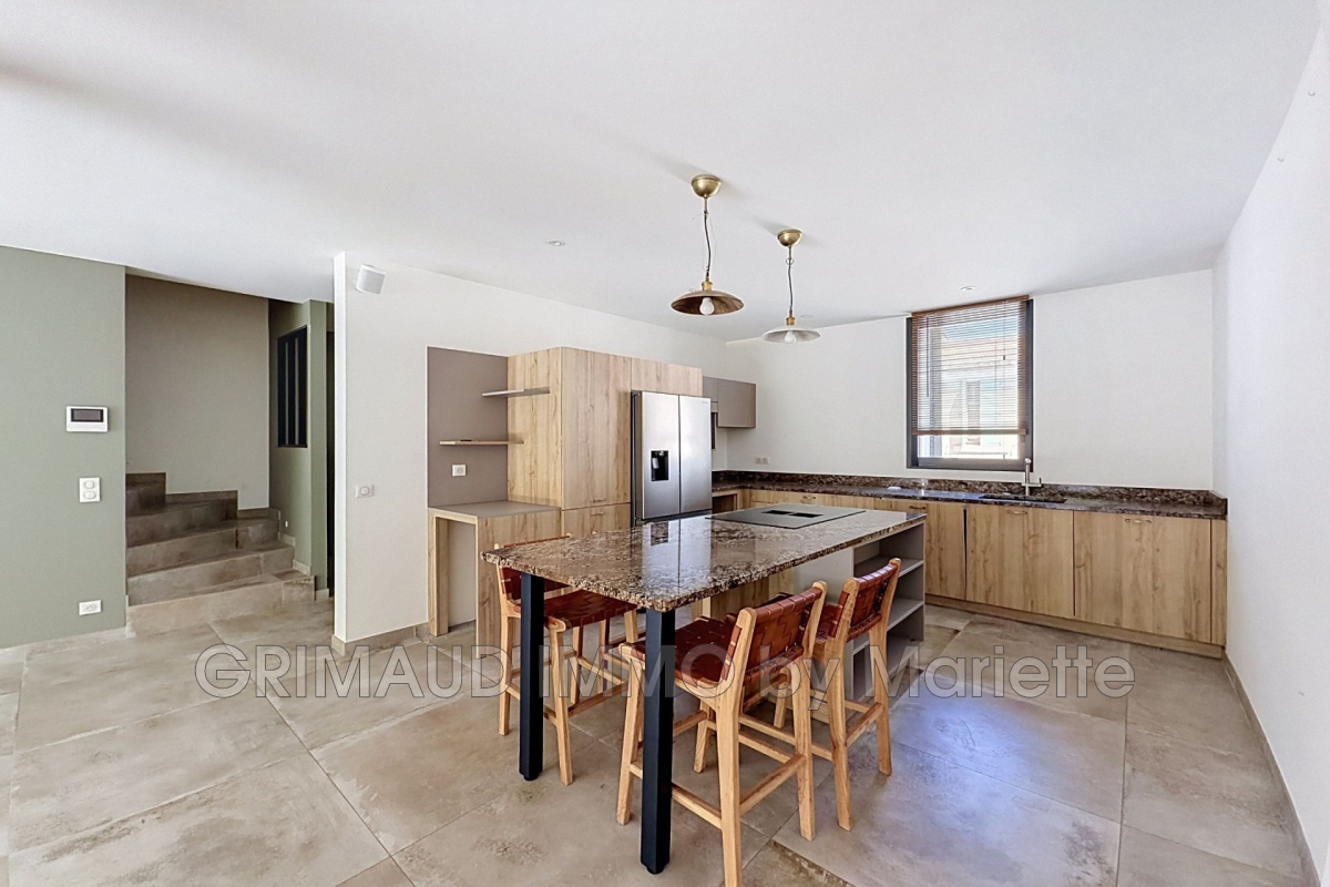Maison de luxe à vendre à Cogolin, 645 000 €, Photo 2