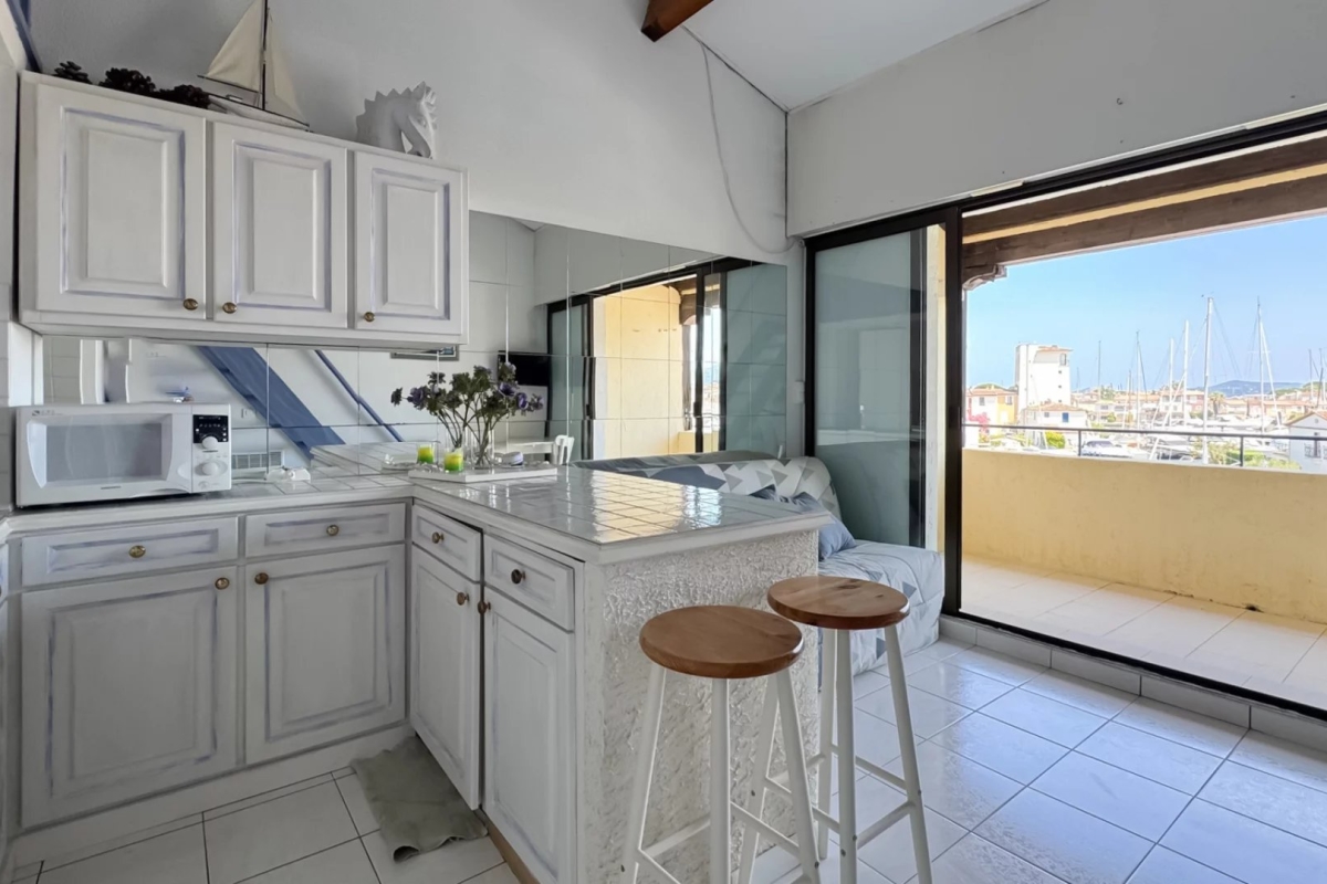 Luxury Apartment for sale in Grimaud, 340 000 €, Photo 3