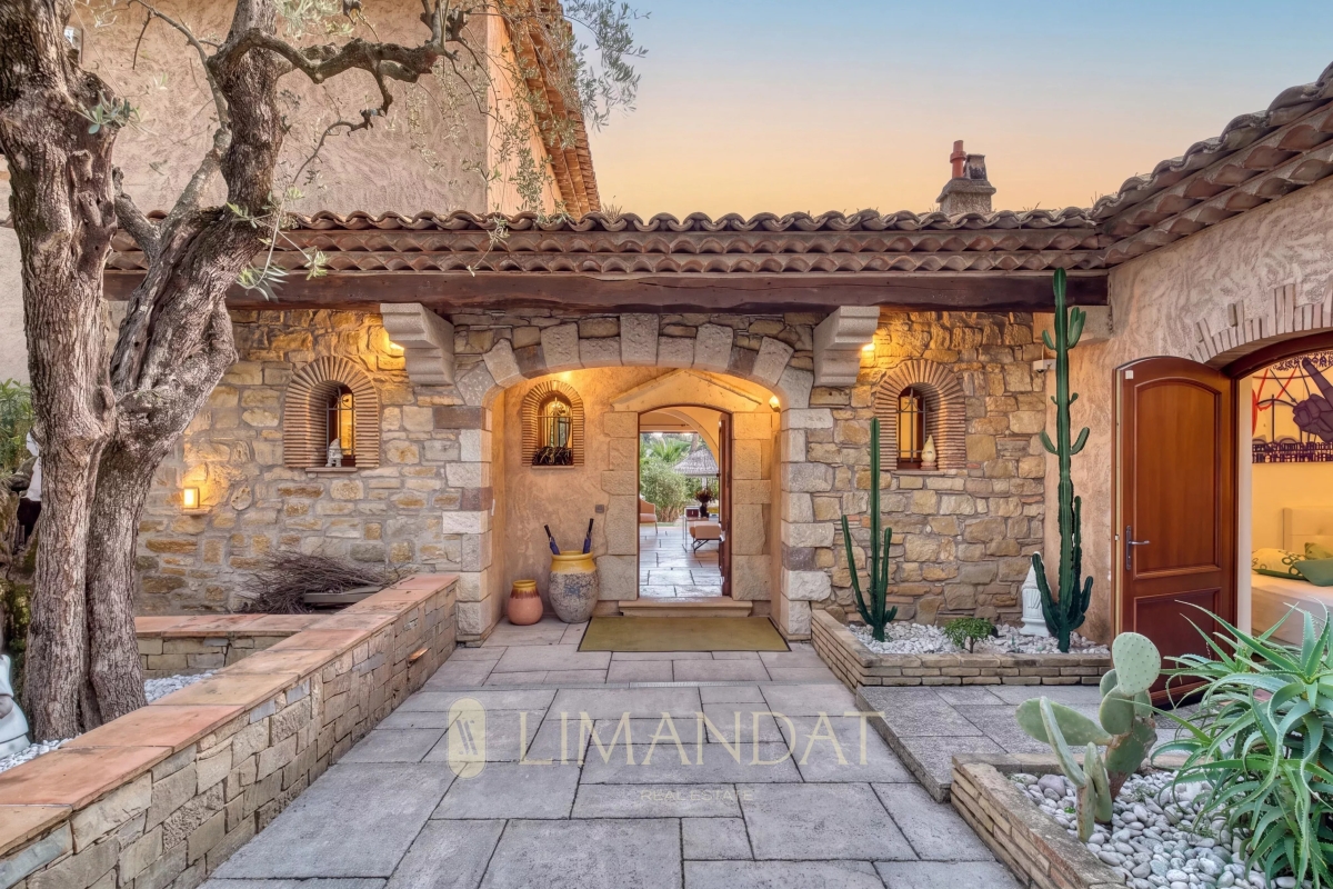 Luxury House for sale in Mougins, 1 950 000 €, Photo 7