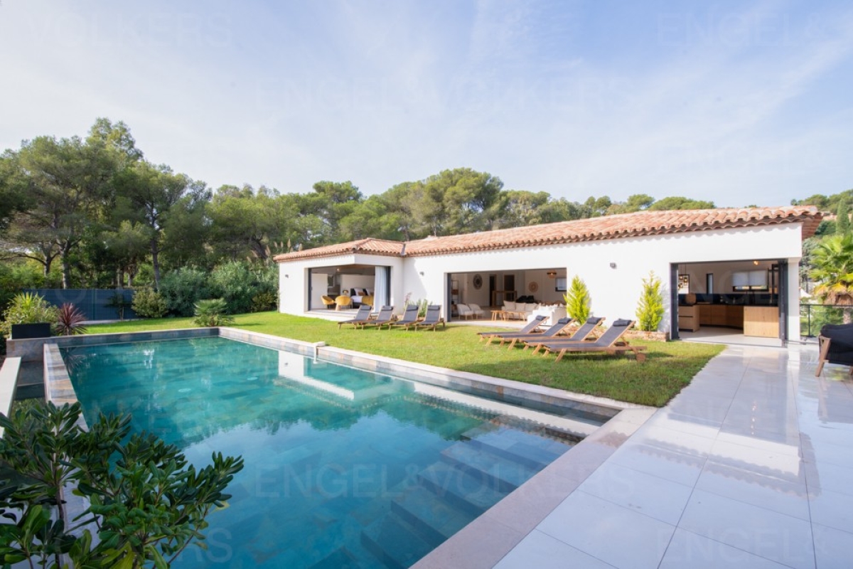 Maison de luxe à vendre à Cavalaire-sur-Mer, 3 800 000 €, Photo 1
