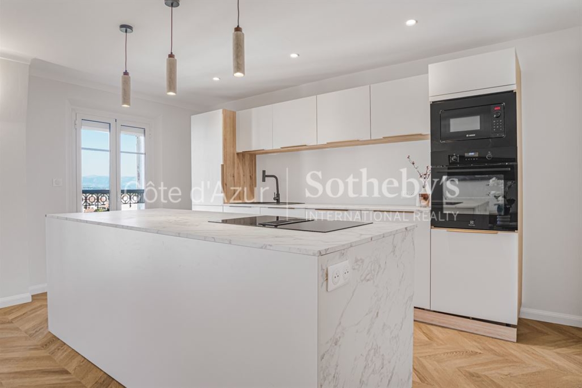 Luxury Apartment for sale in Antibes, 735 000 €, Photo 3
