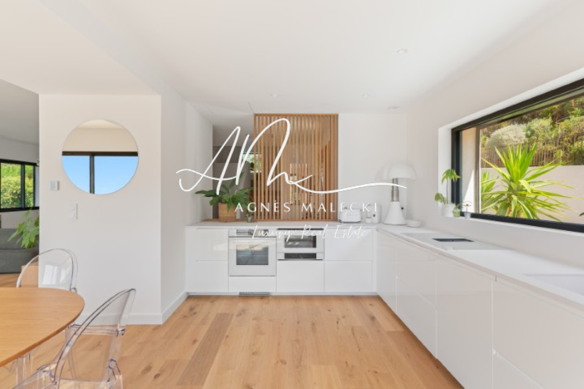 Maison de luxe à vendre à Cavalaire-sur-Mer, 2 496 000 €, Photo 6