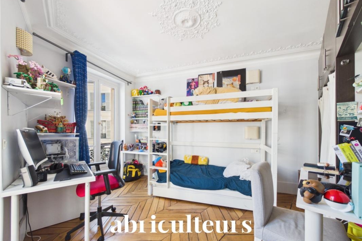 Luxury Apartment for sale in Paris 18ème, 760 000 €, Photo 6