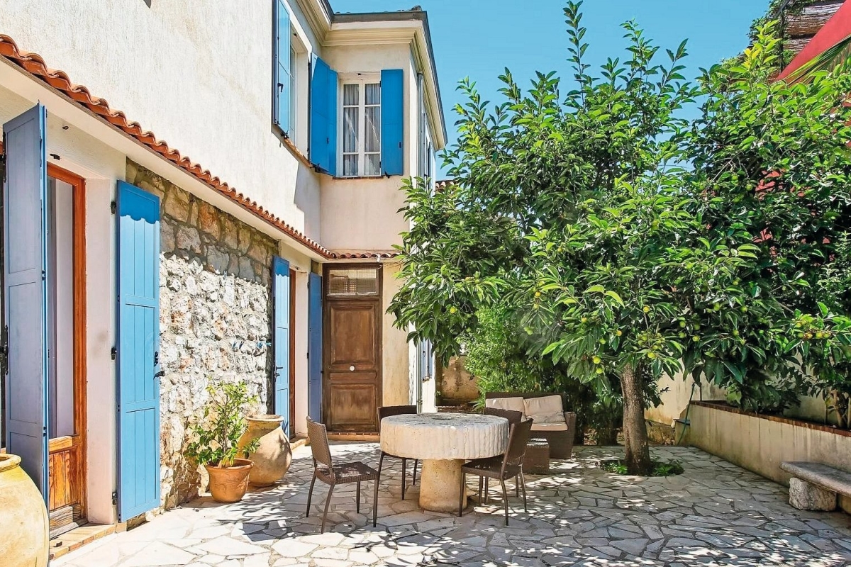 Maison de luxe à vendre à Saint-Jean-Cap-Ferrat, 2 400 000 €, Photo 1