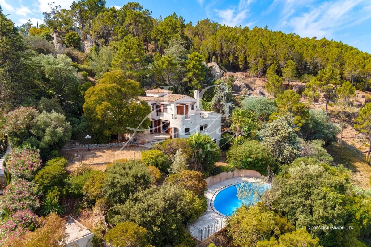 Maison de luxe à vendre à Théoule-sur-Mer, 2 200 000 €, Photo 2