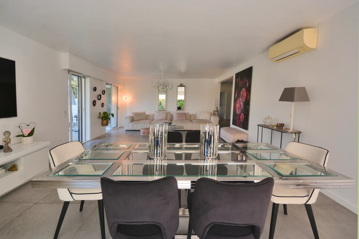 Luxury Apartment for sale in Le Cannet, 1 165 000 €, Photo 2